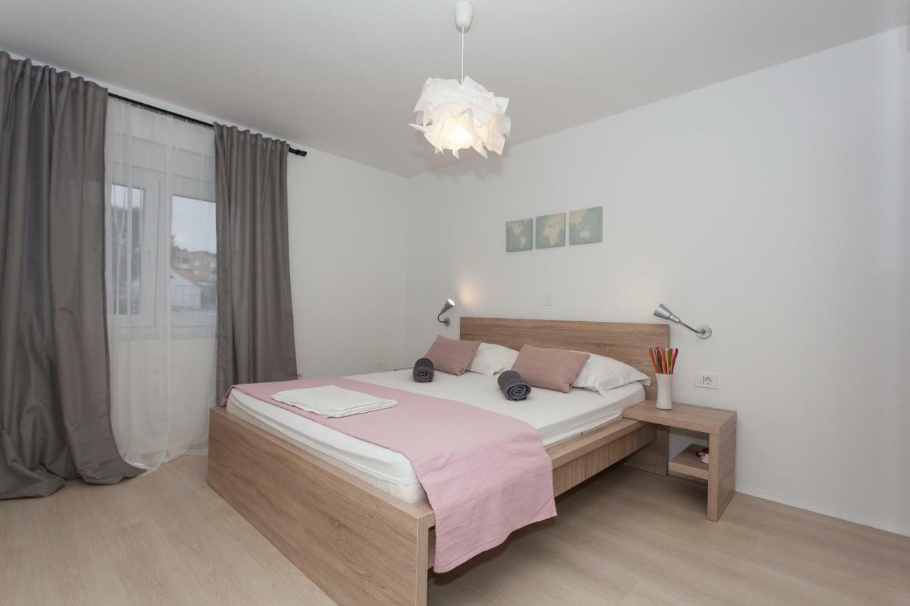 Apartmani Pocco Locco Biograd Na Moru Zewnętrze zdjęcie