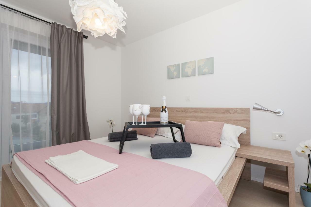 Apartmani Pocco Locco Biograd Na Moru Zewnętrze zdjęcie