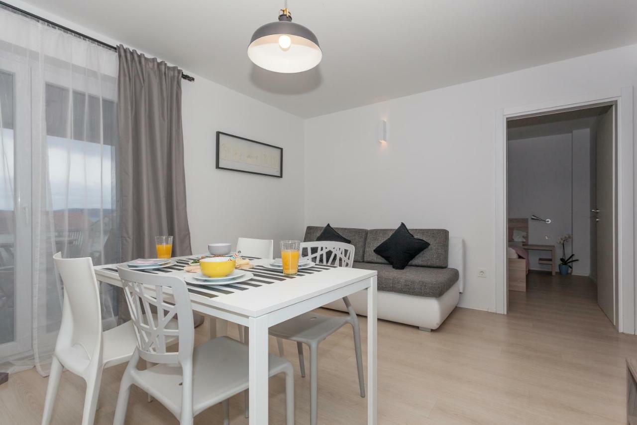 Apartmani Pocco Locco Biograd Na Moru Zewnętrze zdjęcie